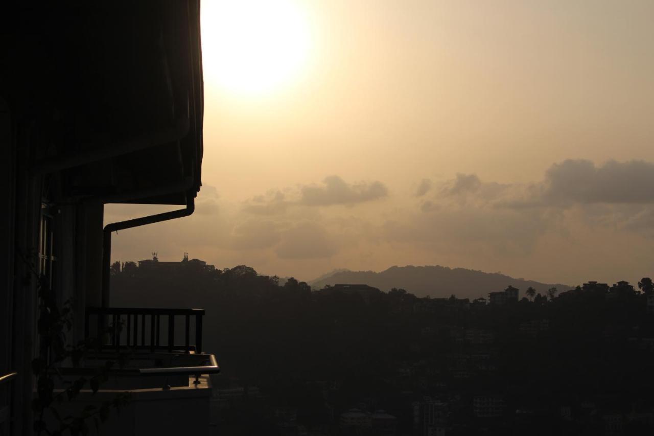 The Peak Pavilion קנדי מראה חיצוני תמונה